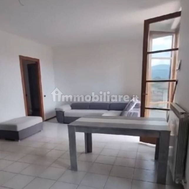 Trilocale piazza Don Giuliano Ravedoni, Centro, Pella - Photo 1