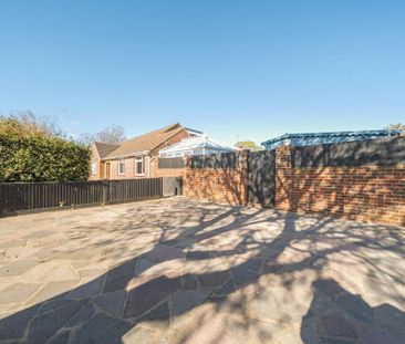 5 bedroom detached house to rent - Photo 3