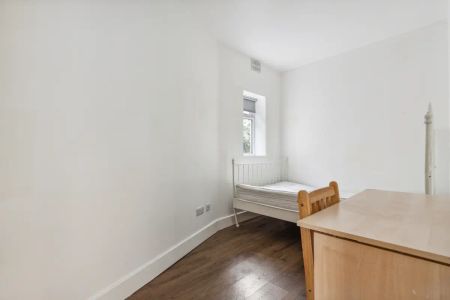 5 bedroom flat in Camden - Photo 3