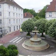 À louer / Appartement F2 / BESANCON CENTRE VILLE - QUARTIER MADELEINE 8 Place Marulaz - Photo 1