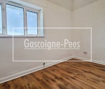 Woodside Road, Guildford - Photo 3