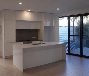 Robina - Photo 2
