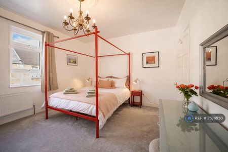 3 bedroom terraced house to rent - Photo 5