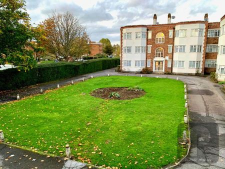 3 bedroom flat to rent - Photo 3