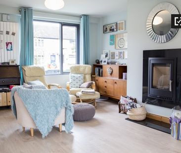 Room for rent in bright 2-bedroom home in Terenure, Dublin - Photo 6