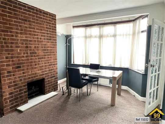 5 bed Semi-detached in Tyrrell Avenue , welling, DA16 2BU - Photo 1