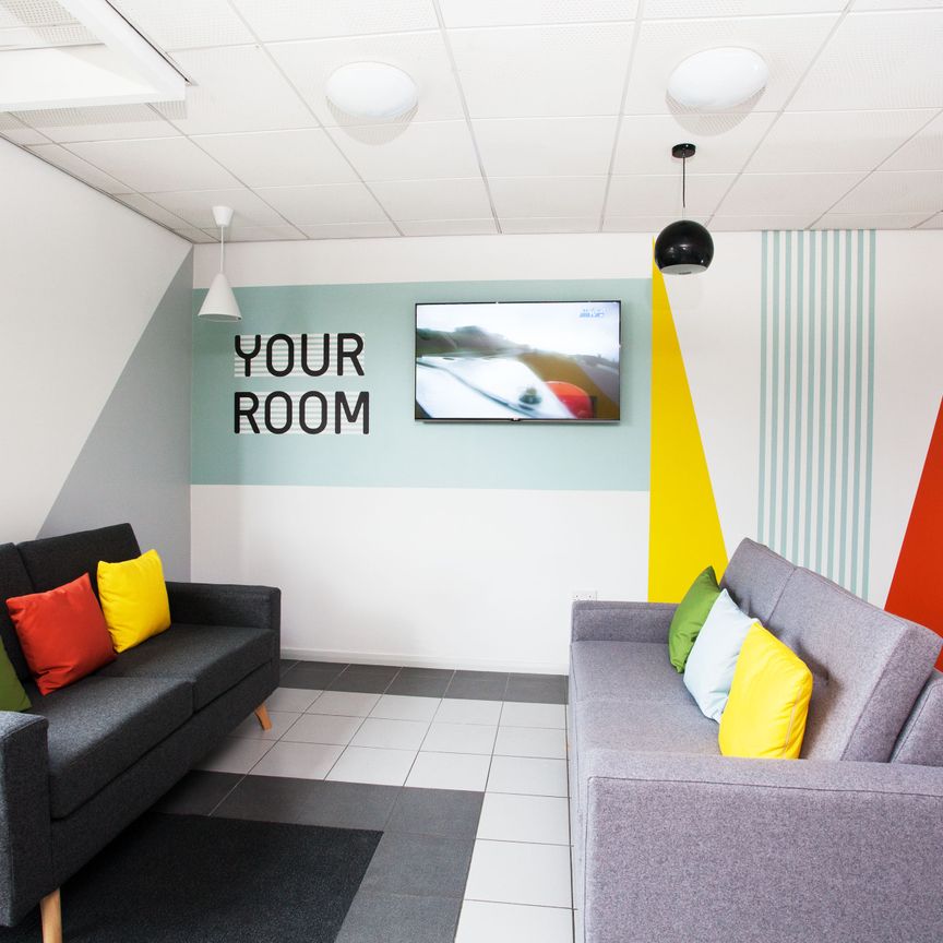 Extra Large High Double Ensuite - Photo 1