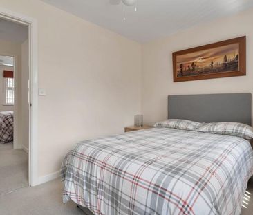 Warwick Close, Bourne, PE10 - Photo 6