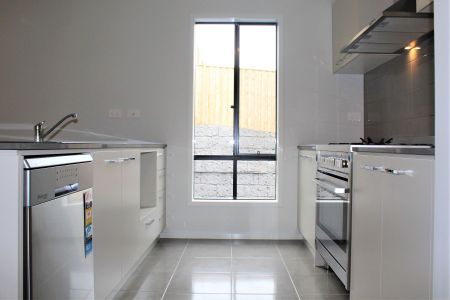 FAMILY HOME IN GREAT LOCATION - Photo 5
