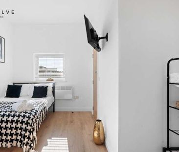 Modern Studios In One Building (a) � Min From Norwood Junction, SE25 - Photo 4