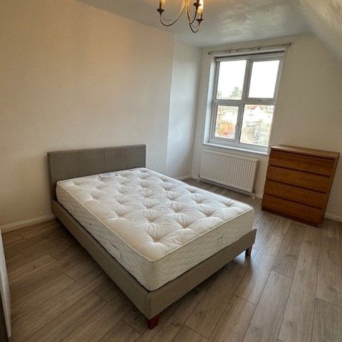 5 Bed Flat, Hendon, NW4 - Photo 1