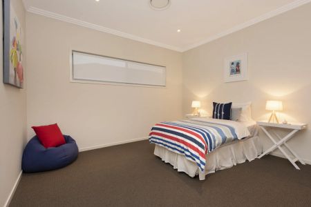 Extra Large Family Home in Great Location - Photo 2