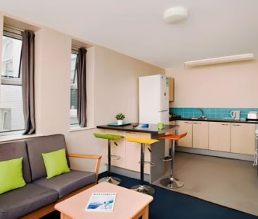 Large Studio - Photo 2