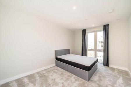 3 bedroom flat to rent - Photo 4