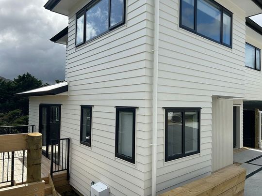 New Build 3 Bedroom + Study Home in Tawa! - Photo 1