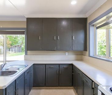 Charming 3-Bedroom Home in Glengarry - Photo 2