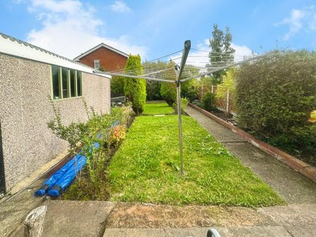 3 bedroom semi-detached house to rent - Photo 3