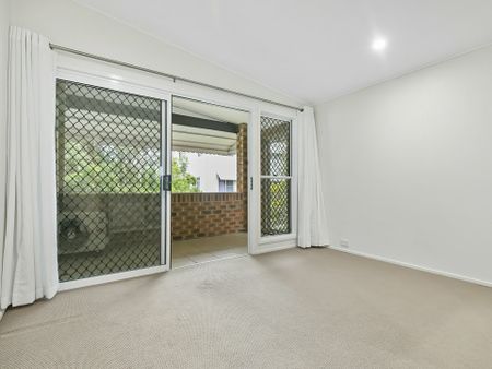TOP-FLOOR 2 BEDROOM UNIT IN WOORIM - Photo 4
