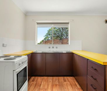 Central Mandurah Convenience – Cozy 3x1 Home Ready Now - Photo 6
