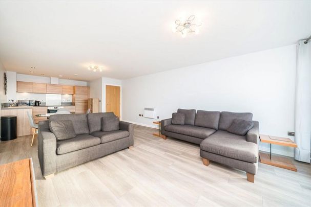 2 bedroom flat to rent - Photo 1