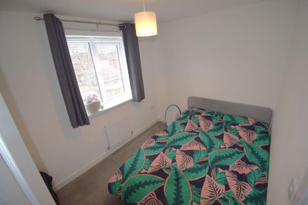 3 bedroom semi-detached house to rent - Photo 4