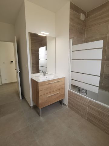 Location Appartement 3 pièces 69m² AIX EN PROVENCE 13100 - Photo 5