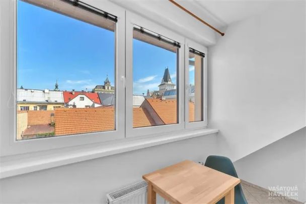 Moderní prostorný byt s lodžií - Fotografie 1