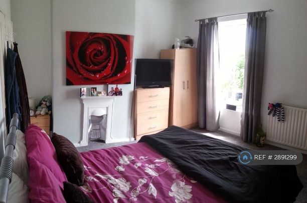 2 bedroom end of terrace house to rent - Photo 1