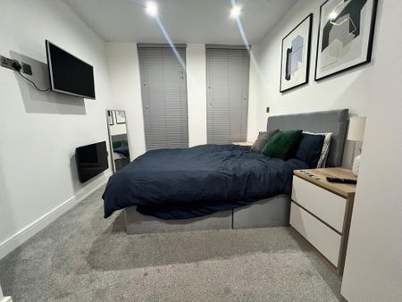 1 bedroom in a flat share to rent - Photo 4