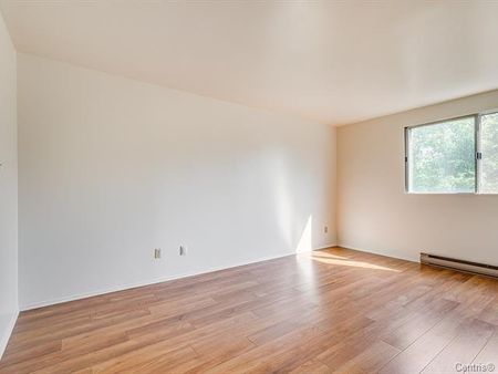 5025 Boul. des Sources, #302 - Photo 3