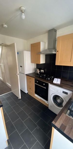 4 bedroom house share to rent - Photo 1