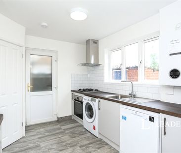 3 bedroom house to rent The Glade, CR0 - Photo 3
