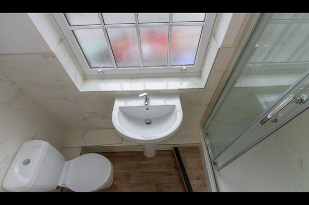 Studio Flat, Gosford Street, CV1 - Photo 1