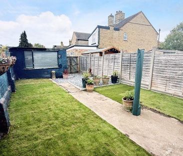 3 bedroom terraced house to rent - Photo 6