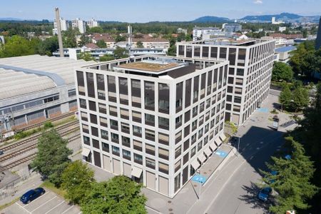 Moderne 2.5 ZWG avec immense terrasse partagée sur le toit - Photo 5