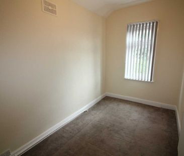 3 bed End of Terrace House - Photo 3