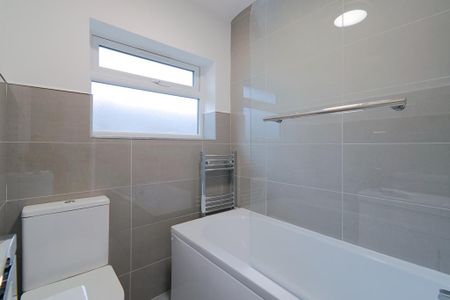 2 bedroom terraced house to rent - Photo 4