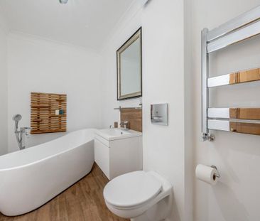 3 bedroom terraced house to rent - Photo 6