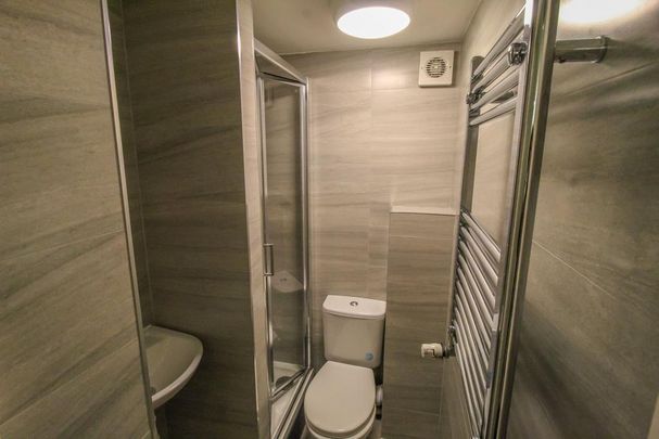1 bedroom in a house share to rent - Photo 1