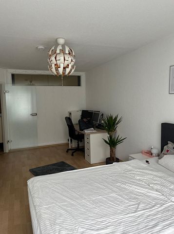 In idealer Lage zur Innenstadt, UKGM & Bahnhof: Helle, wirklich schöne 2 Zimmer-Wohnung, Liebigstr. 25, Gießen - Photo 2