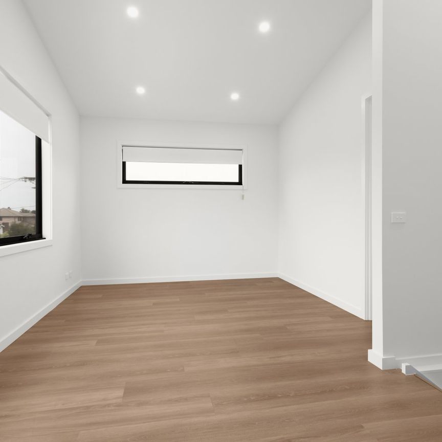 MODERN THREE BEDROOM HOME - Photo 1