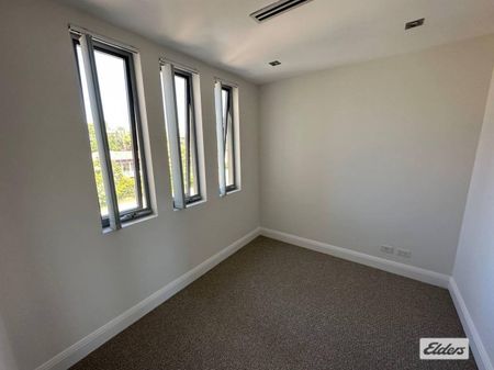 NORTH WOLLONGONG MODERN 3 BED UNIT - Photo 3