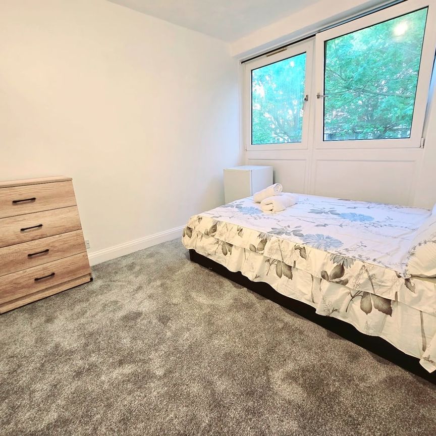 Room in a Shared House, Brancaster House, E1 - Photo 1