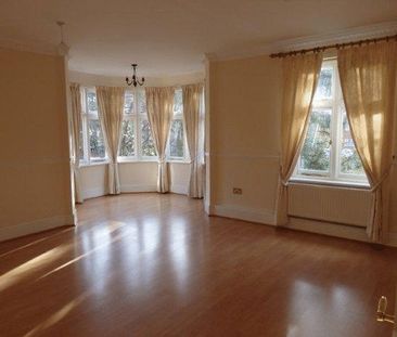 College Road, Epsom - Photo 2
