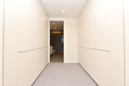 7203/70 Southbank Boulevard - Photo 3