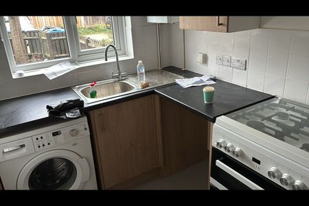 2 Bed Detached House, Croydon, CR0 - Photo 4