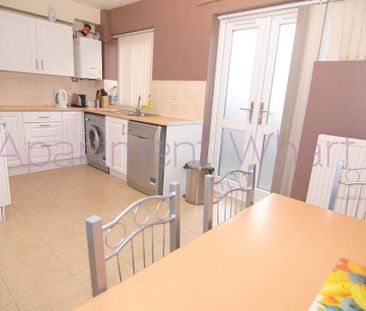 1 bedroom in a flat share to rent - Photo 5