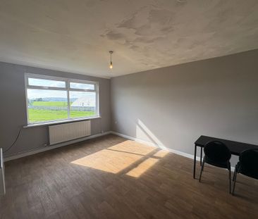 The Flat, Parc Mawr, Bonymaen Rugby Club, Cefn Hengoed Road, Swanse... - Photo 3
