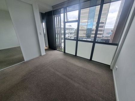 Modern 1BR Apt in Vibrant Takapuna! - Photo 3