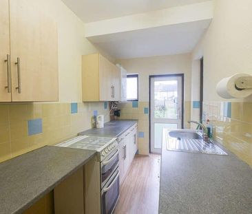 Granville Road, Uxbridge, UB10 - Photo 2